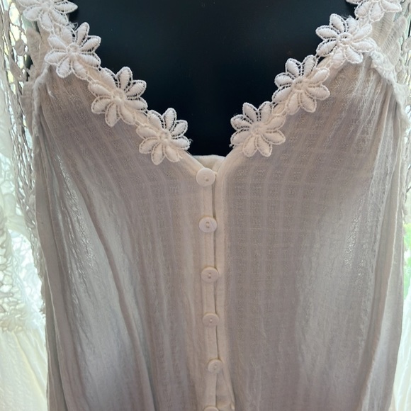 Top - Picture 3 of 4